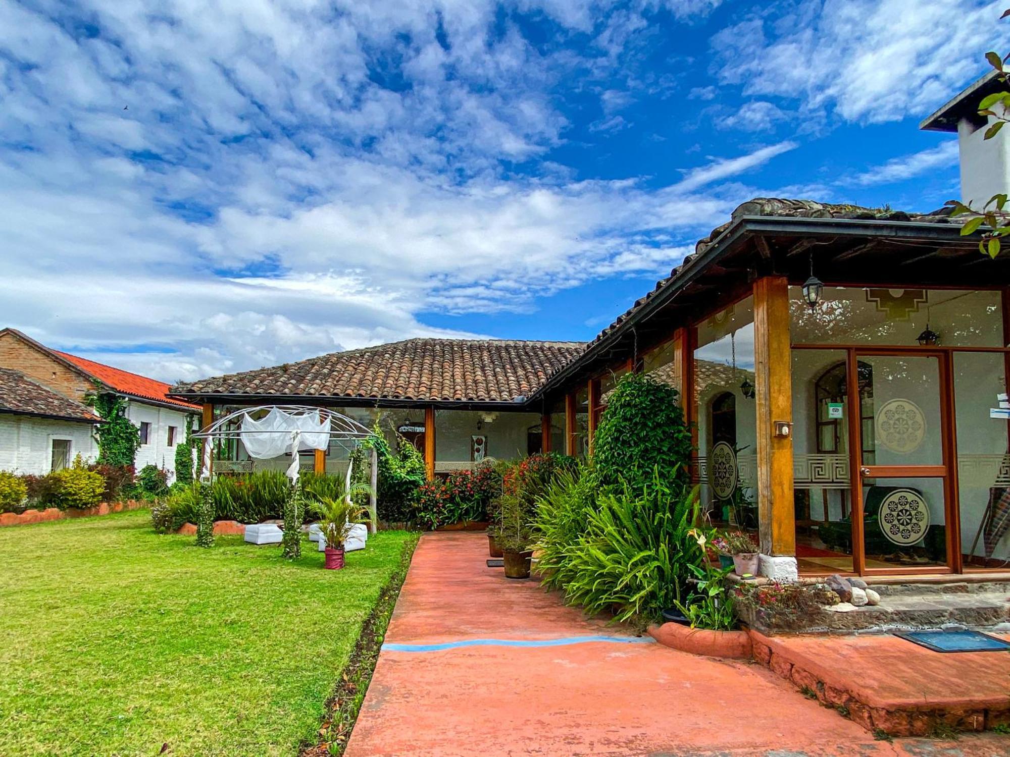 Hosteria Oro Azul Cotacachi Esterno foto
